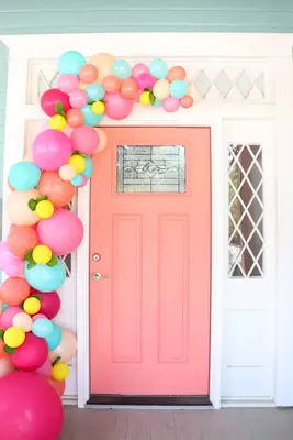Make a Balloon Garland for your Front Door