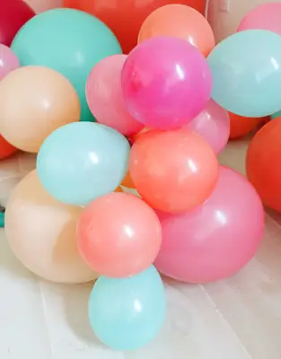 Make a Balloon Garland for your Front Door