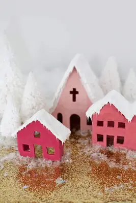 Home for the Holidays: Our Best Holiday Crafts + DIYs