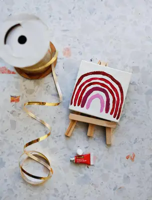 DIY Mini Art Easel Ornaments