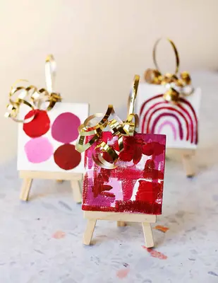 DIY Mini Art Easel Ornaments