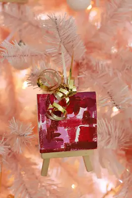 DIY Mini Art Easel Ornaments