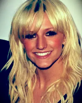 アシュリーシンプソンのヘアスタイル