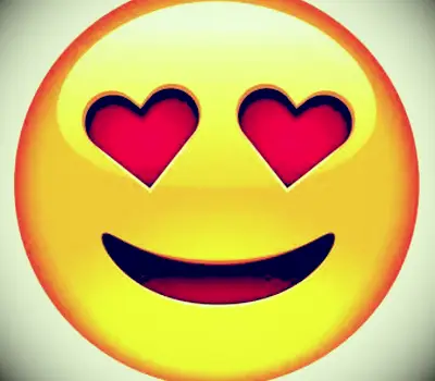 Visage avec des yeux de coeur