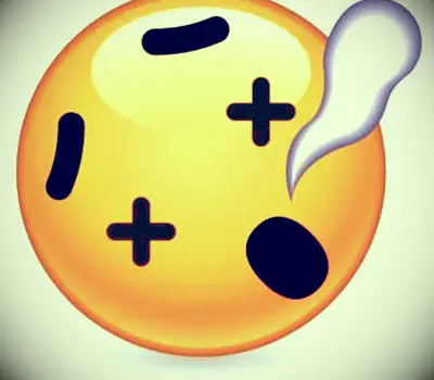 Visage endormi avec de la bave