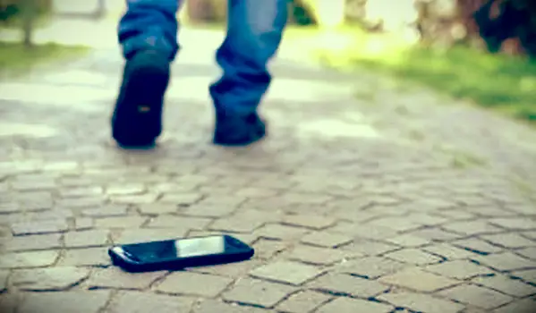 GPSを使用して携帯電話を見つける