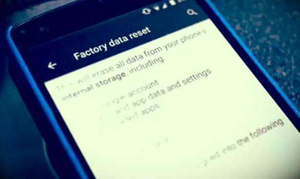 Como fazer uma redefinição de fábrica no seu telefone celular