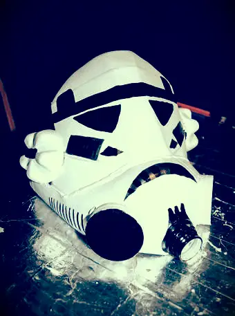 detalles y pintura del helmut