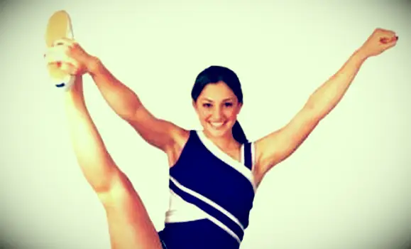 Trucos de porristas de estiramiento del talón