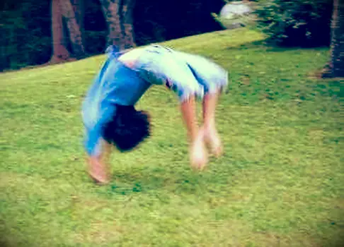 バックハンドスプリングを行う方法