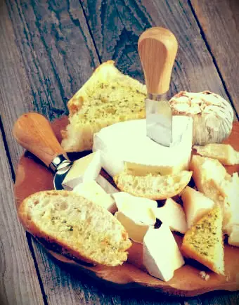 ブリーチーズとニンニク