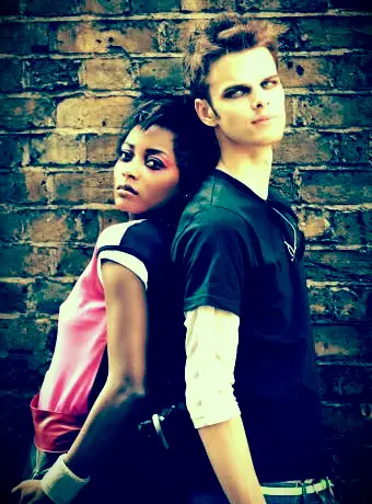 Couple d'enfants emo