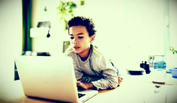 Sitios web de eventos actuales para niños