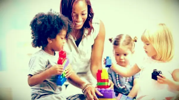 Tworzenie bloku wieżowego w szkole