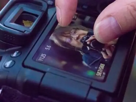 Câmera com tela de toque