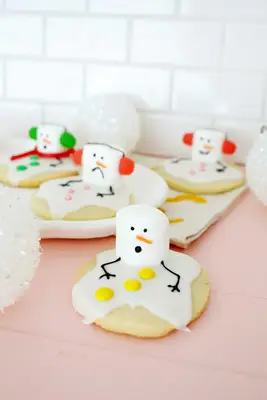 Melted snowman sugar cookies