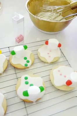 decorating sugar cookies for melted snowman cookies