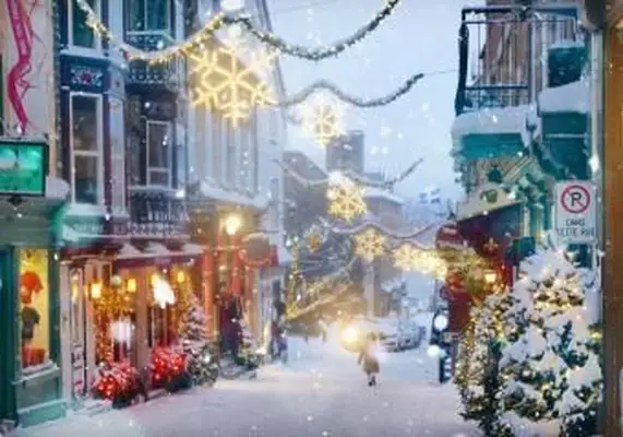 https://cf.ltkcdn.net/christmas/images/slide/253930-850x595-11_Snowy_small_town.webp