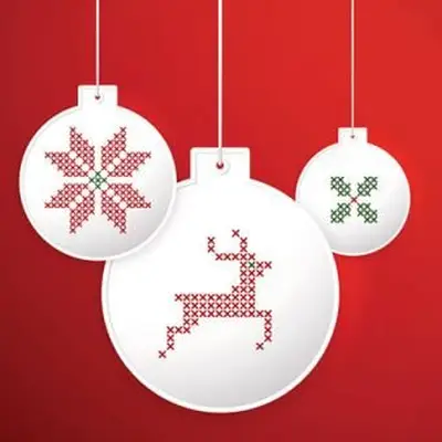 Bombki z haftem w stylu haftu krzyżykowego