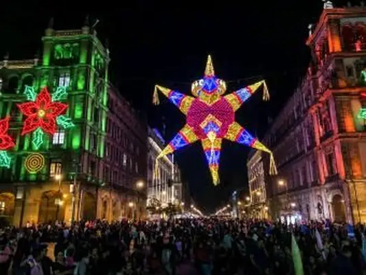Mexiko-Stadt Weihnachtsstraßendekorationen