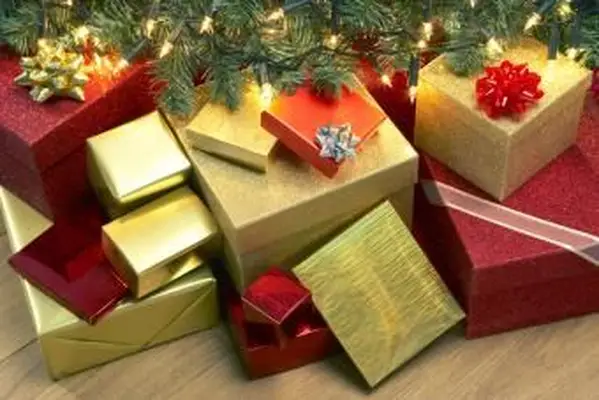 Regali di Natale sotto l'albero