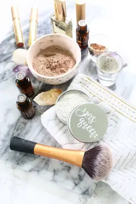 Machen Sie Ihr eigenes ungiftiges trockenes Shampoo!