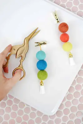 Easy Wool Ball Diffuser For Your Car!