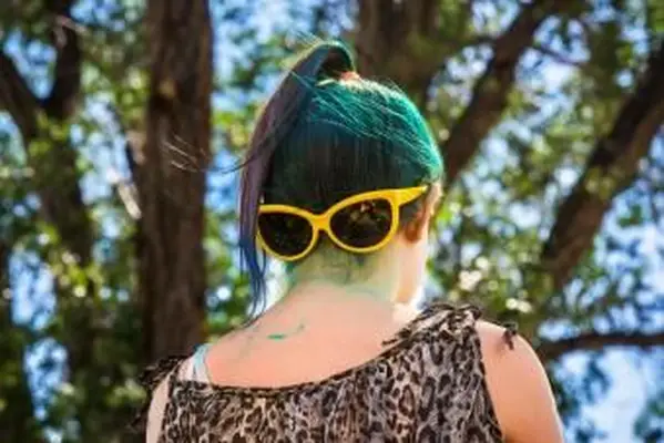 染毛剤の汚れを取り除く方法