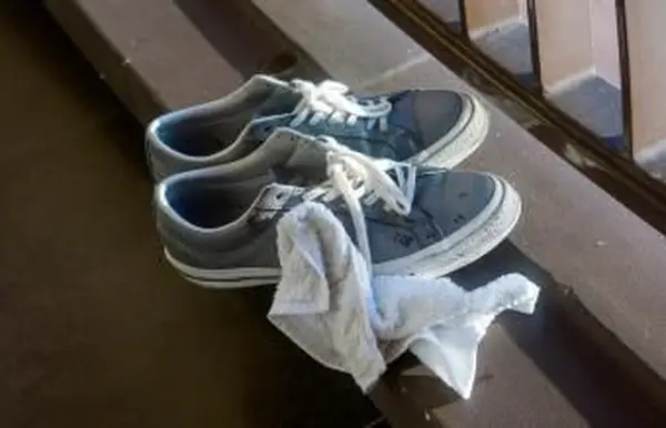 Nettoyer les baskets sales