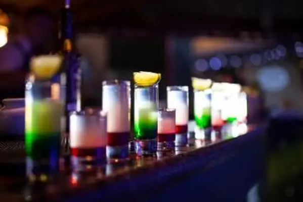 Receitas divertidas para doses de álcool