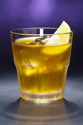Cocktail per unghie arrugginite