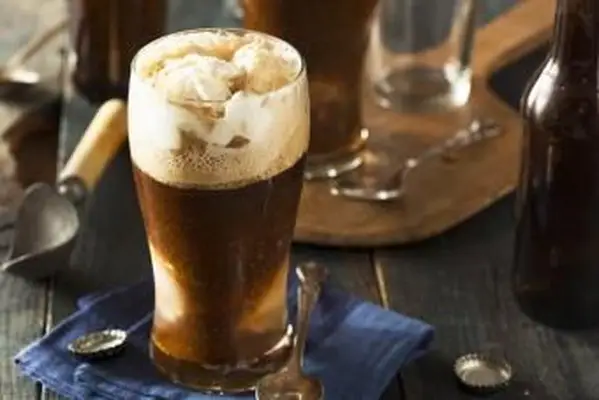 צף בירה כהה חסון קפוא