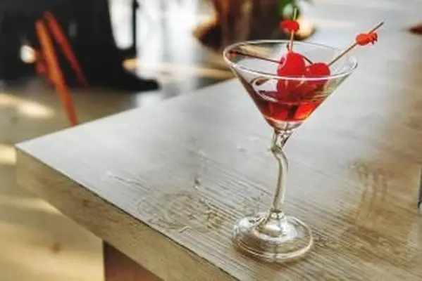 čerešňa Jolly Rancher martini