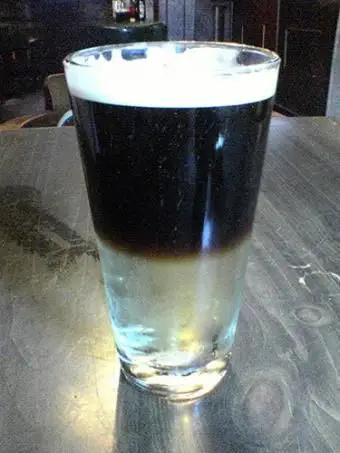 영국 Snakebite 음료