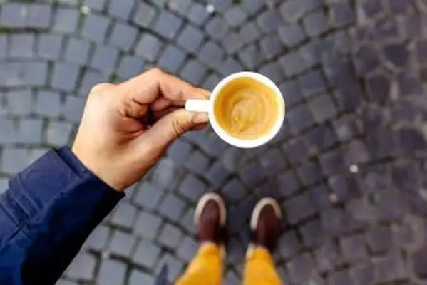 Beber espresso con grappa