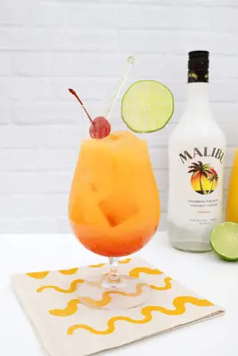 Bahama Mama cocktail