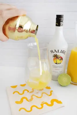 making a bahama mama cocktail
