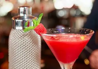 Martini z ginem z czarnego bzu