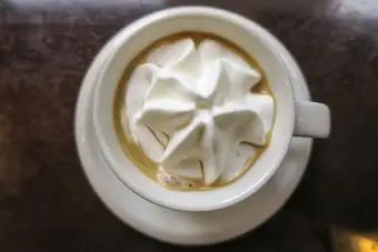 Café Caramelo Com Chantilly