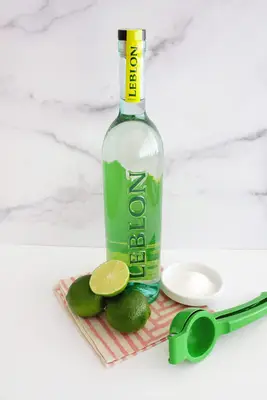 Caipirinha drink ingredients 