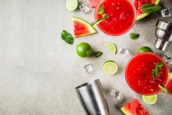 https://cf.ltkcdn.net/cocktails/images/slide/252406-850x567-watermelon-chili-daiquiri.webp