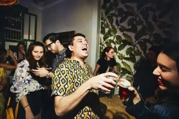 쌍둥이 자리 남자를 매료시키는 10 가지 특성