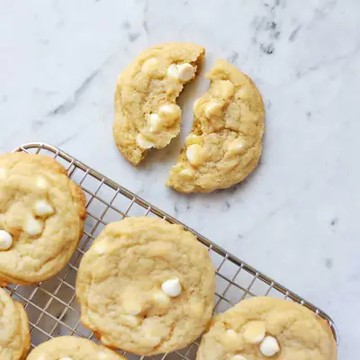 Ciasteczka z kawałkami białej czekolady