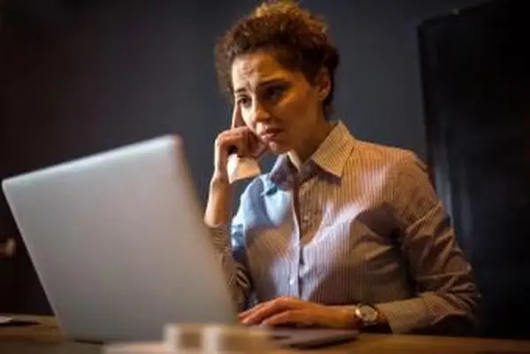 Trouver le bon groupe de soutien en ligne pour le deuil