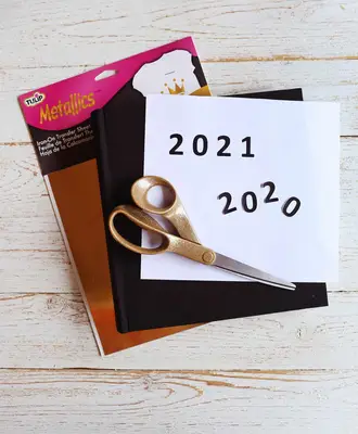 3 Ways to Add the Year to a Photo Album