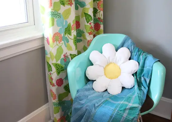 Daisy Pillow DIY