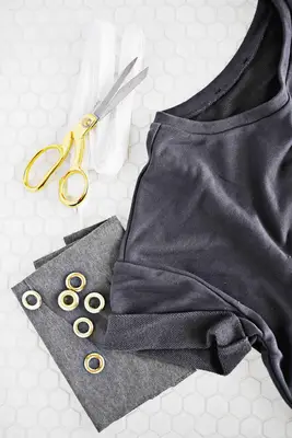 Lace Up Sweatshirt DIY