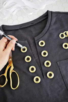 Lace Up Sweatshirt DIY