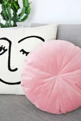Rund fløjlpude DIY