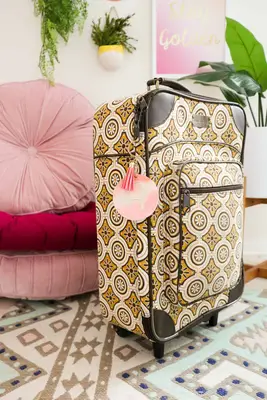 Make Your Own Watercolor Luggage Tags